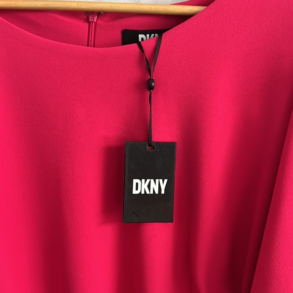 DKNY Plus SZ Short Puff Sleeve Crew Neck Side Ruching Scuba Crepe Sheath Dress - Picture 3 of 10